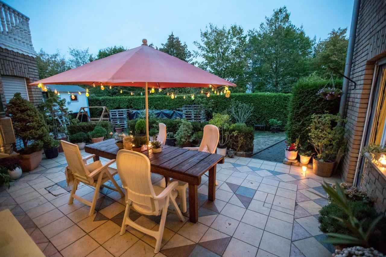 Ferienwohnung Landhaus Swisttal - In Der Naehe Phantasialand Bruehl Und Palmenparadies Therme Euskirchen Exterior foto